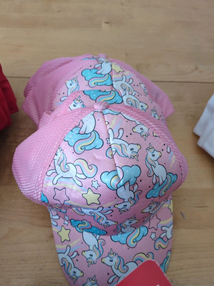 Lot de 43 casquettes enfants licence - photo numéro 9