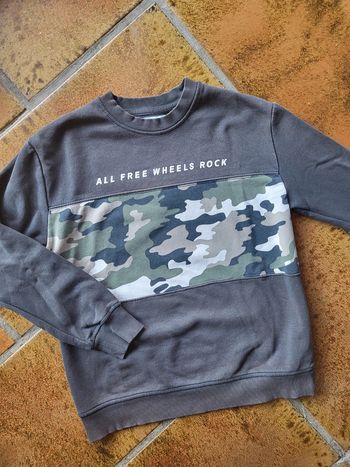 Pull armée zara garçon 12ans.
