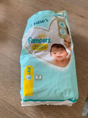 Paquet de 52 couches neuf Pampers