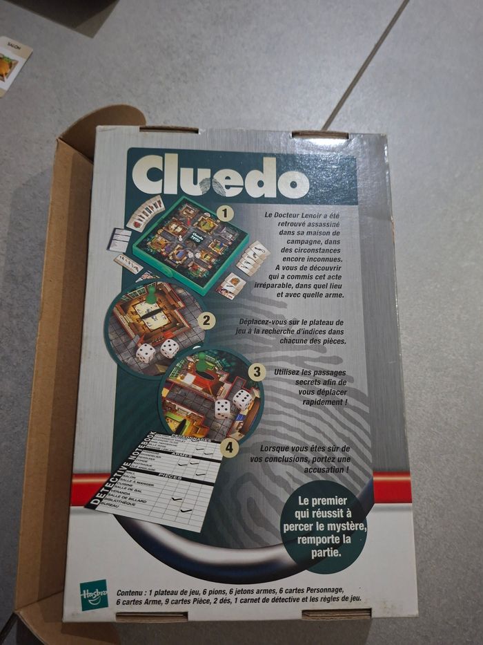 Cluedo de voyage - photo numéro 3