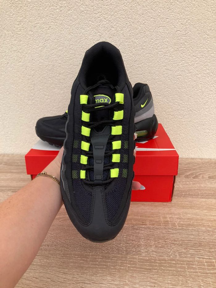 Baskets Basses Nike Air Max 95 Black Néon vert Fluo - Taille 40 - photo numéro 4