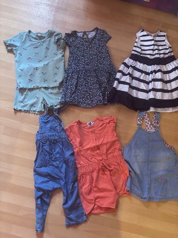 Lot robe / ensemble fille 24 mois 
