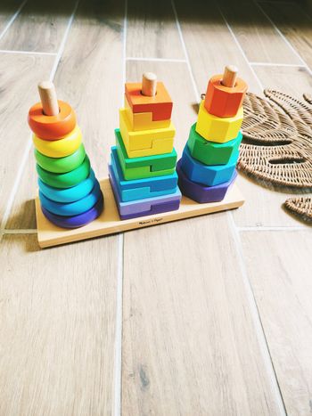 🌈 Formes géométriques multicolores  à trier et empiler en bois marque Melissa et Doug JB1663