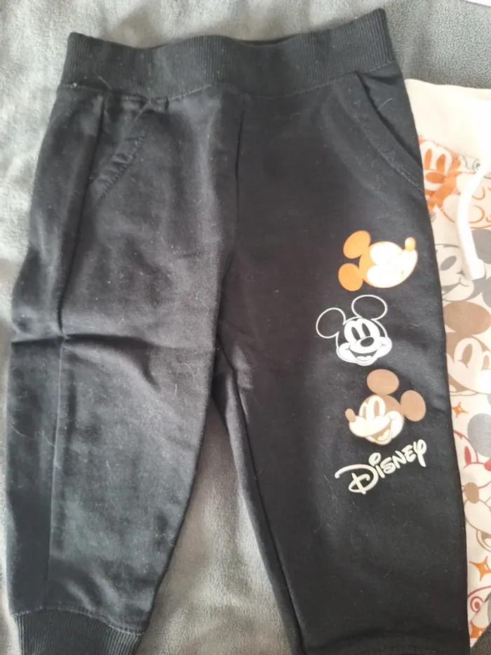 2 pantalons 18 mois - photo numéro 3