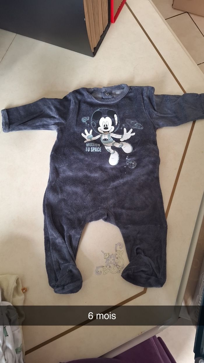 Lot pijamas disney 6 mois - photo numéro 2