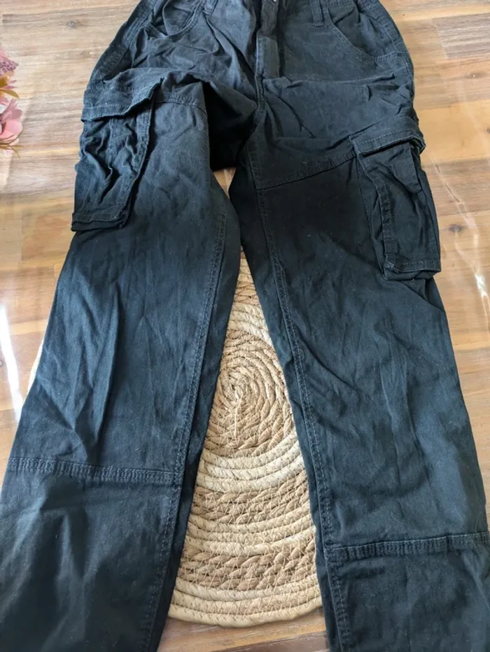 Pantalon cargo noir - photo numéro 3