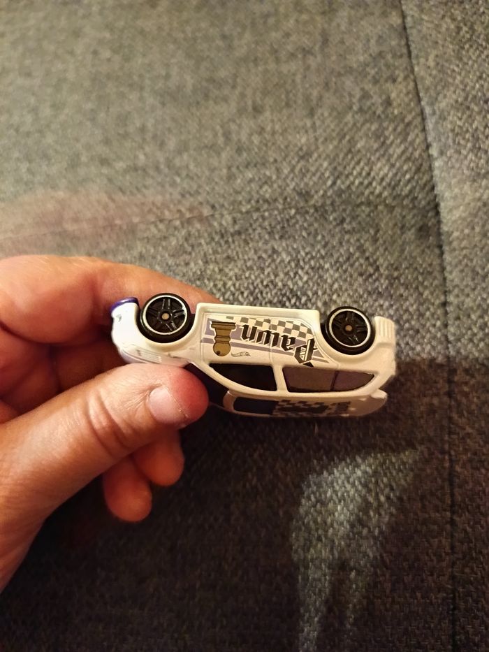 Lot de 2 Petites voitures hot Wheel - photo numéro 5