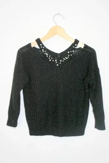 Pull noir taille grand 8 ans