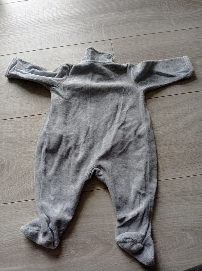 Pyjama 1 mois - photo numéro 2
