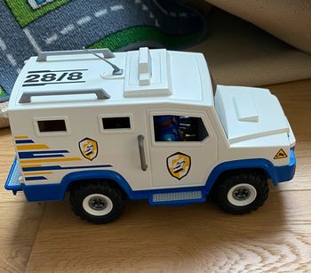 Fourgon convoyeur de fonds