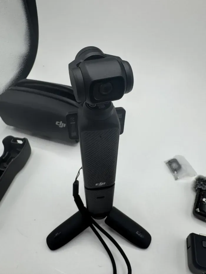 DJI Osmo Pocket Stabilisateur 3 Axes et Caméra Portable 4K Créateur Combo en parfait état - photo numéro 5