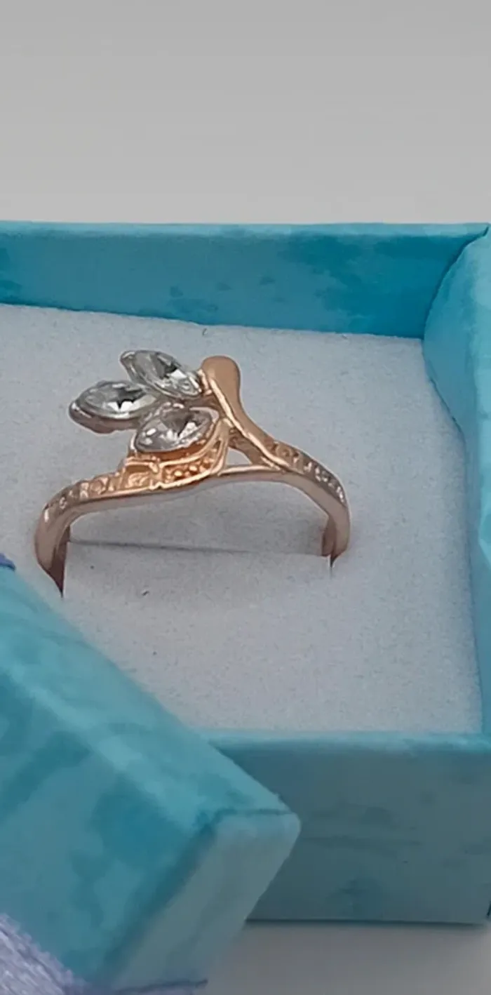 Superbe bague taille 58 en titane couleur or - photo numéro 3