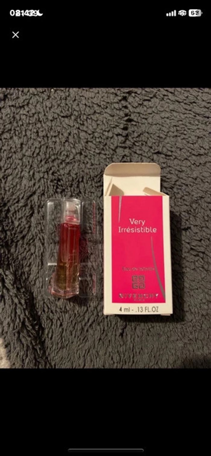 Miniature Very Irresistible Givenchy