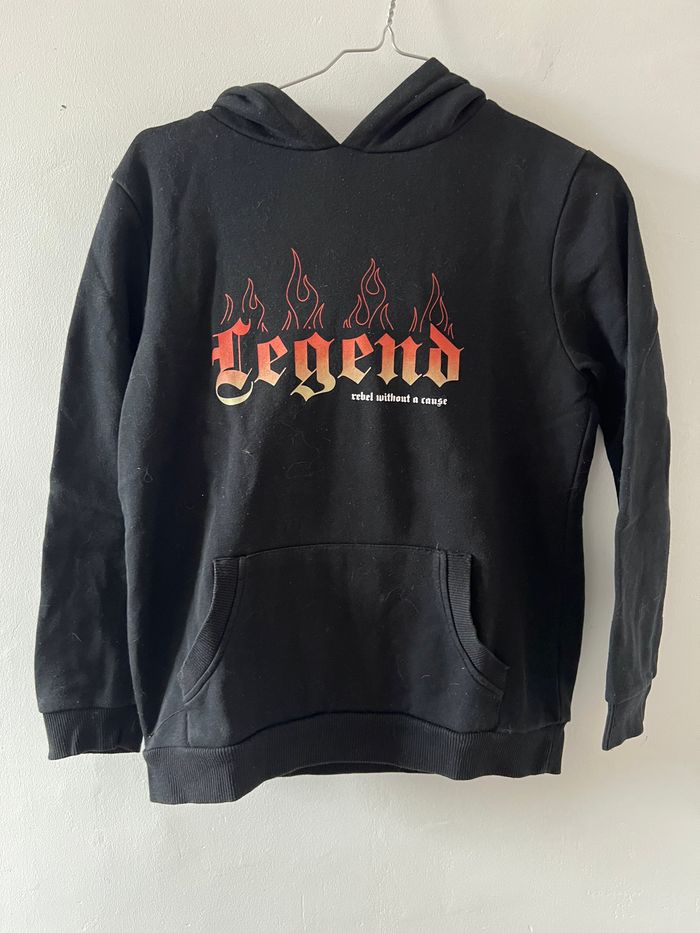 Pull à capuche noir