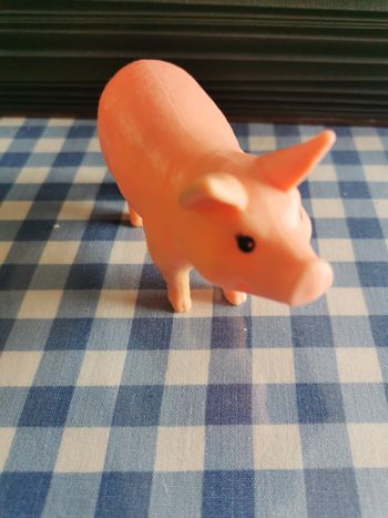 Figurine cochon en plastique taille 10 cm