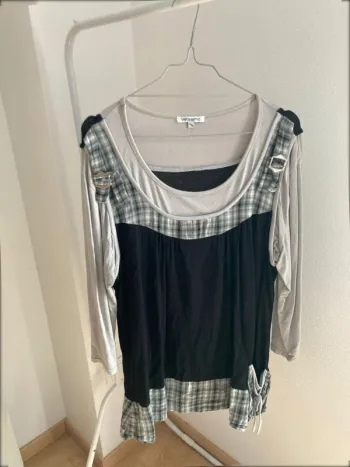 Blouse noir et grise