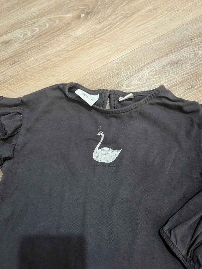 Lot 3 t-shirts et 1 pantalon 18 mois bebe fille - photo numéro 8