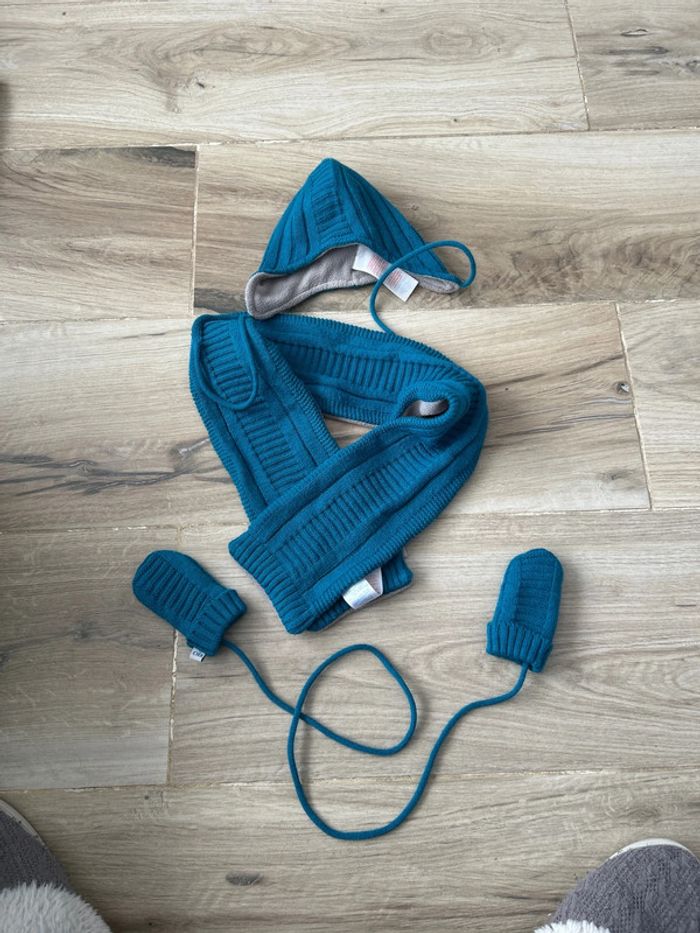 Ensemble bonnet - écharpe - gants