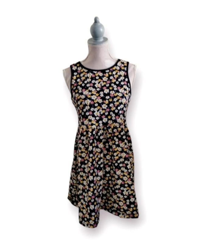 Robe marine fleurie C&A taille 10 ans