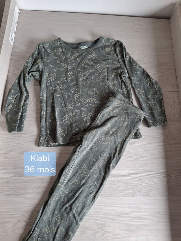 Ensemble pyjama 2 pièces bébé garçon vert kaki Kiabi 36 mois