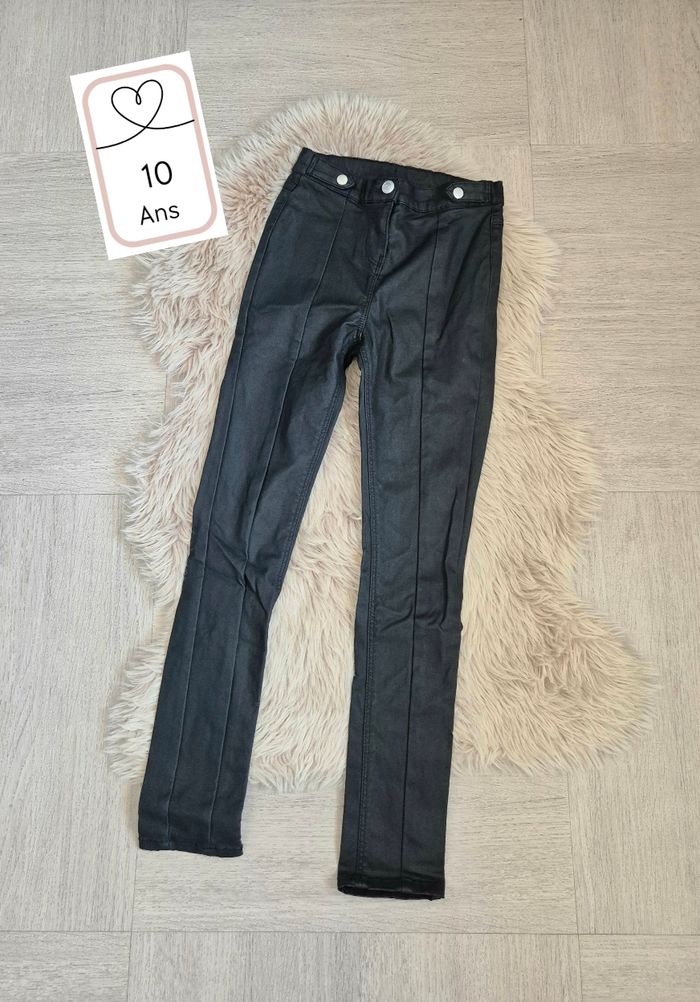 Pantalon huilé * Tape à L’œil *