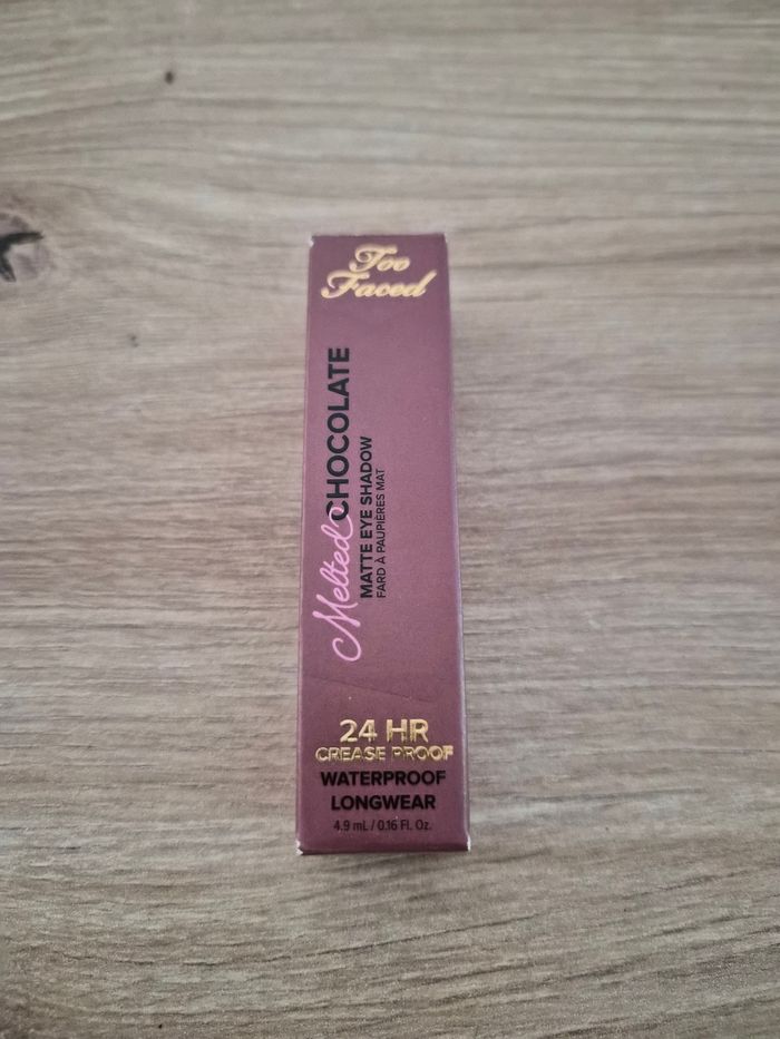 Melted shadow Too faced