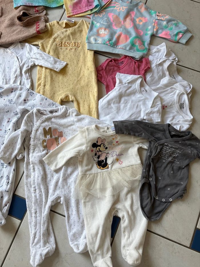 Lot bébé 6 mois - photo numéro 2