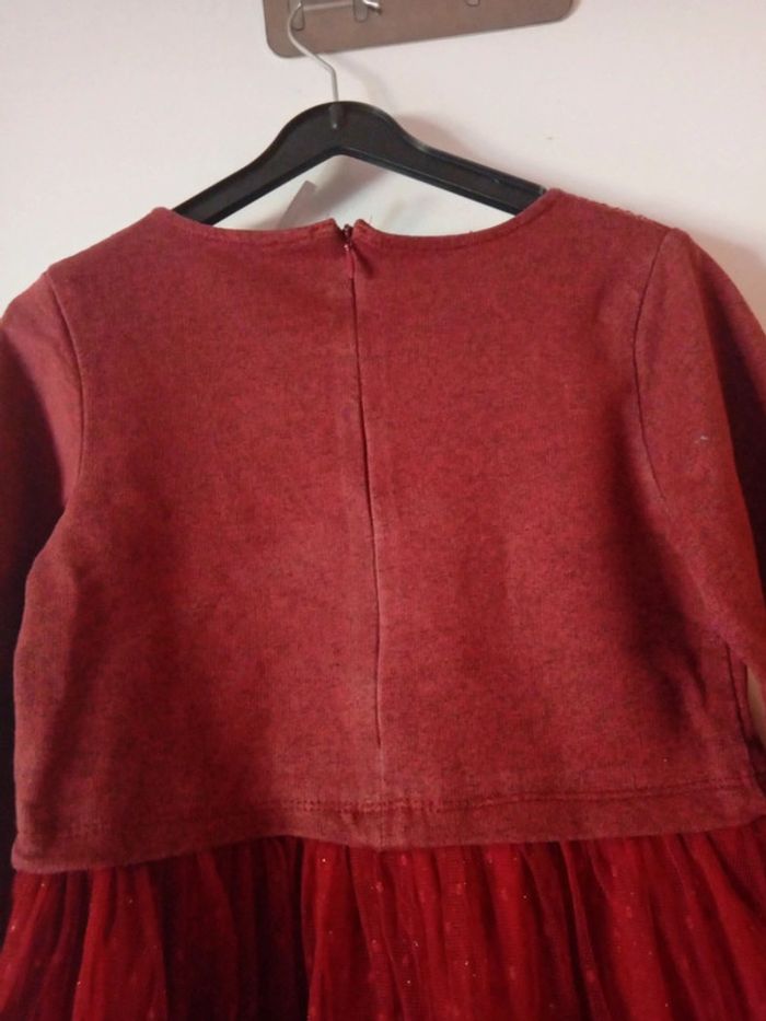 Jolie robe bordeaux . 8 ans - photo numéro 10