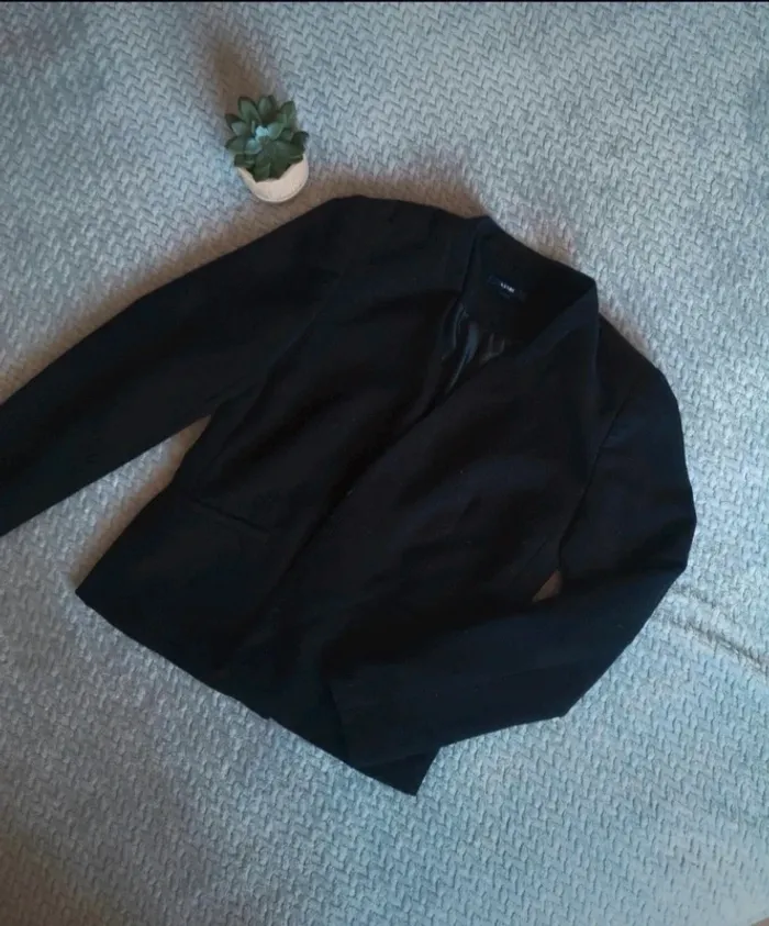 Blazer noir cintré femme Kiabi – Taille 36 / S – Chic et polyvalent - photo numéro 2