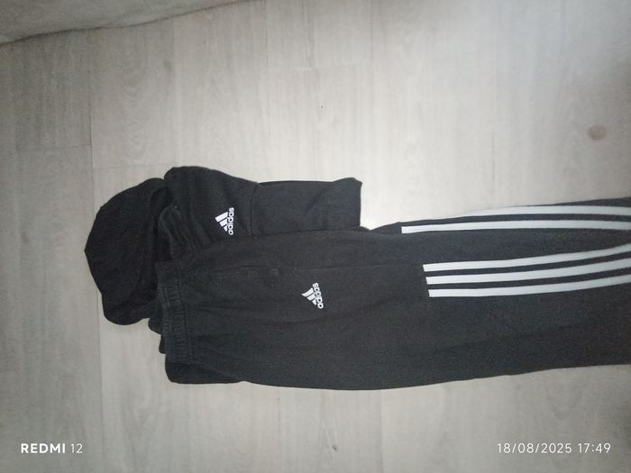 Survêtement adidas