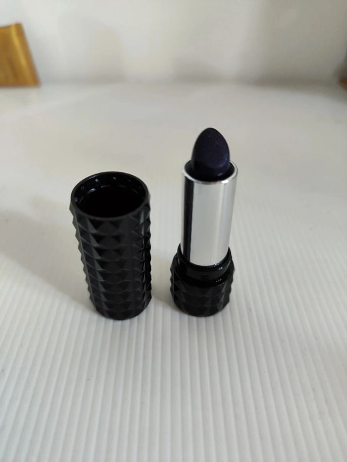 Rouge à levre Poe Kat Von D valeur 20€