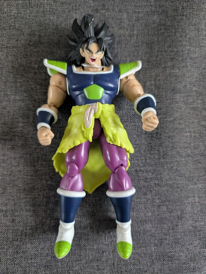 Figurine dragonball broly