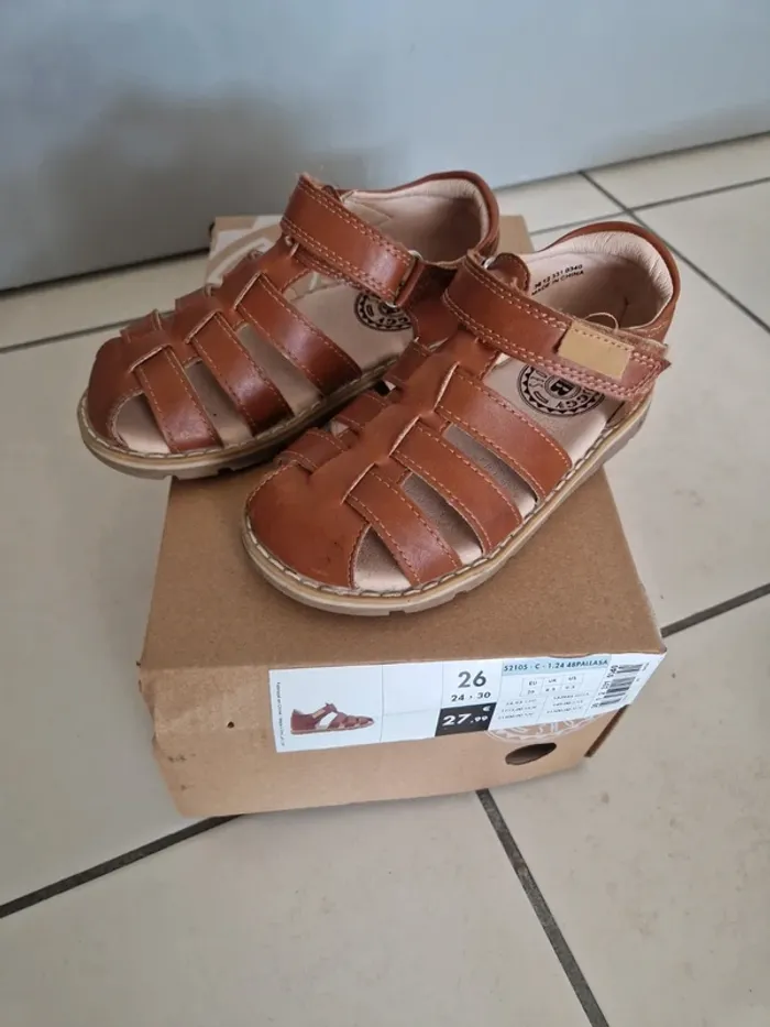 Sandales méduses quadrillé cuir camel taille 26 tres bon état - photo numéro 6