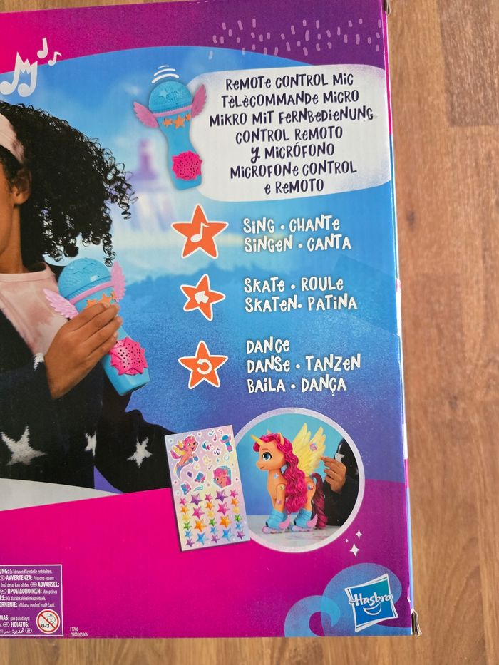 My Little Pony: A New Generation Movie Sing 'N Skate Sunny Starscout – Interactive 22.5 cm Remote Control Toy with 50 Reactions, Lights - photo numéro 5