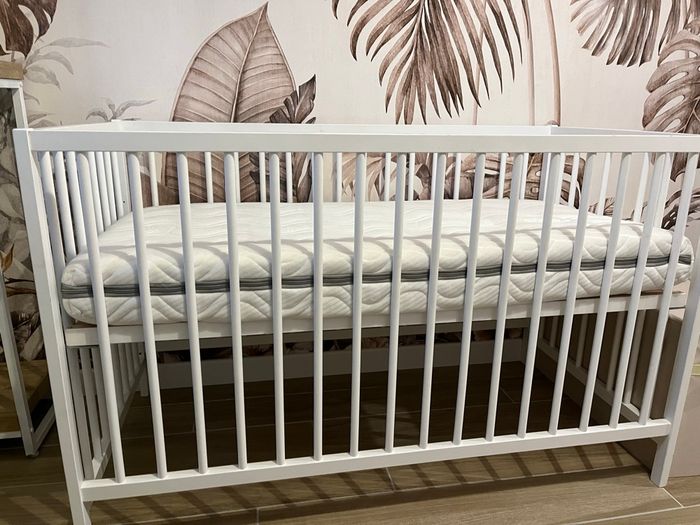Lit bébé en bois avec matelas - photo numéro 7