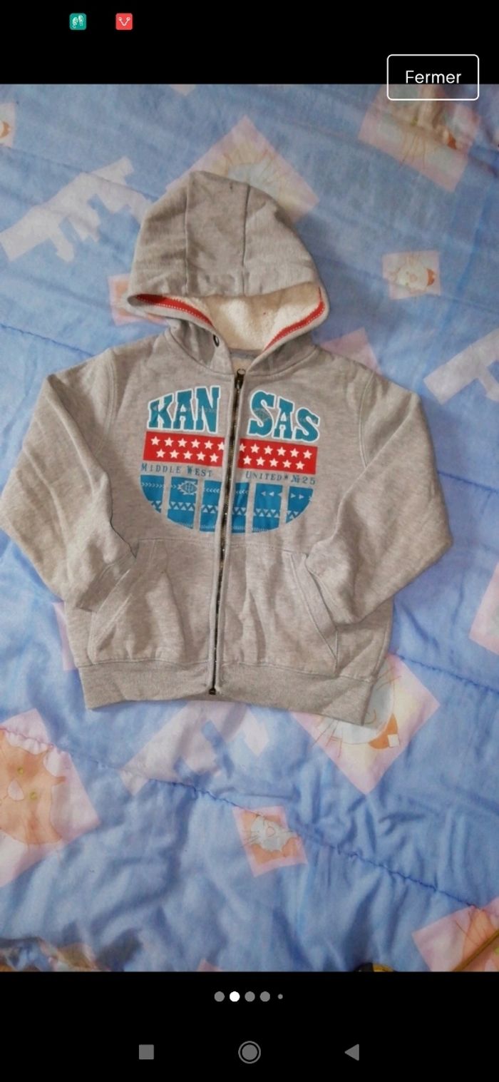 Gilets sweat bien chaude à capuche 8 ans - photo numéro 2