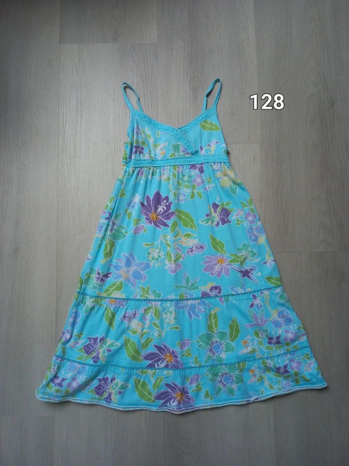 Robe d'été taille 128