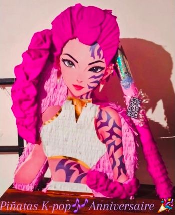 Pinatas anniversaire XL K-pop Rumi