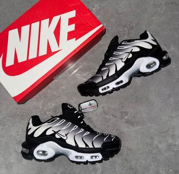 Nike TN Noir Gris Blanc 38