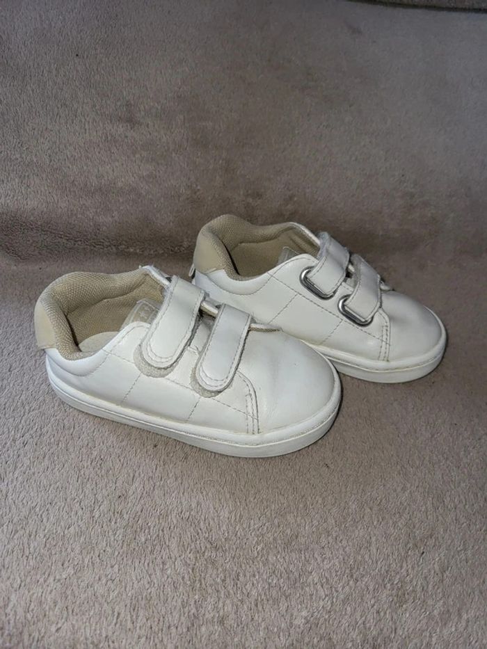 Chaussures bébé 22