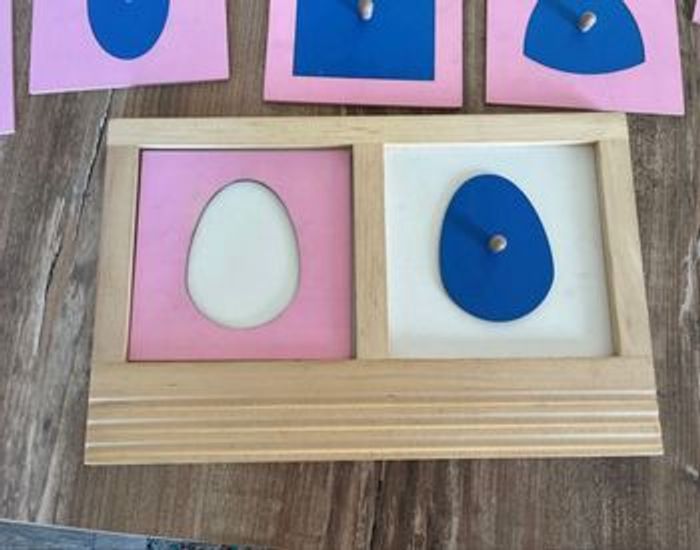Plateau et formes à dessins Montessori - photo numéro 2