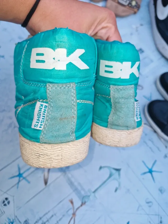 Baskets bleues - photo numéro 2