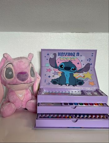 Malette de coloriage et peluche stich 