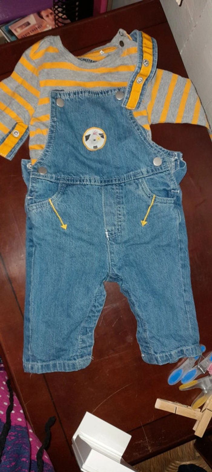 Salopette et t shirt