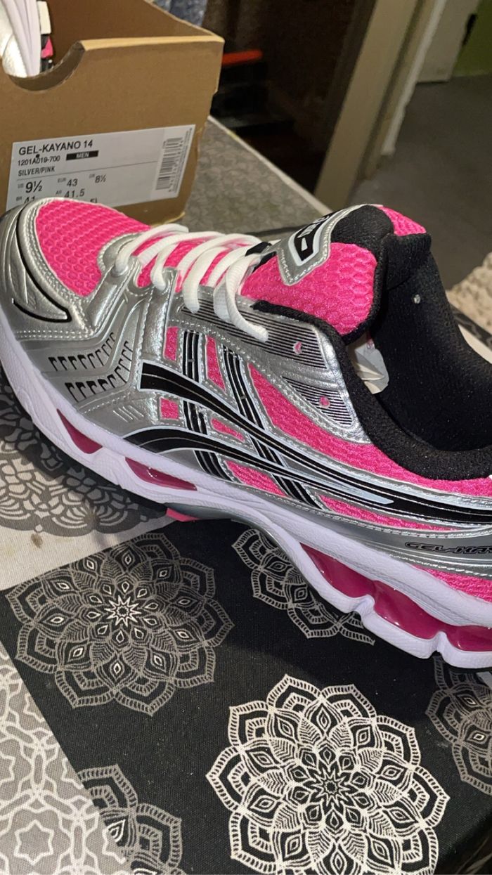 CHAUSSURES ASICS KAYANO 14 ROSE ( TAILLE 43) - photo numéro 3