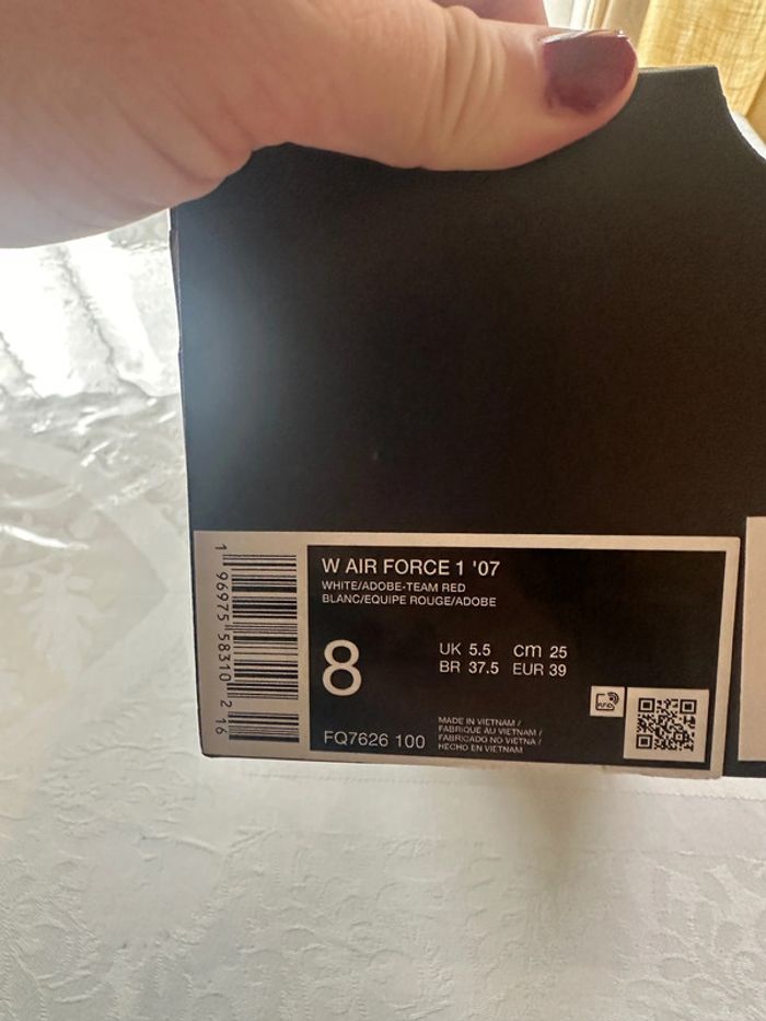 Basket Nike Air Force 1 AF1 rouge et blanches - photo numéro 8