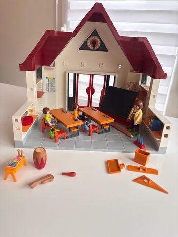 Playmobil city Life école avec salle de classe 6865