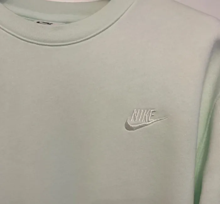 Sweat Nike taille S - photo numéro 2