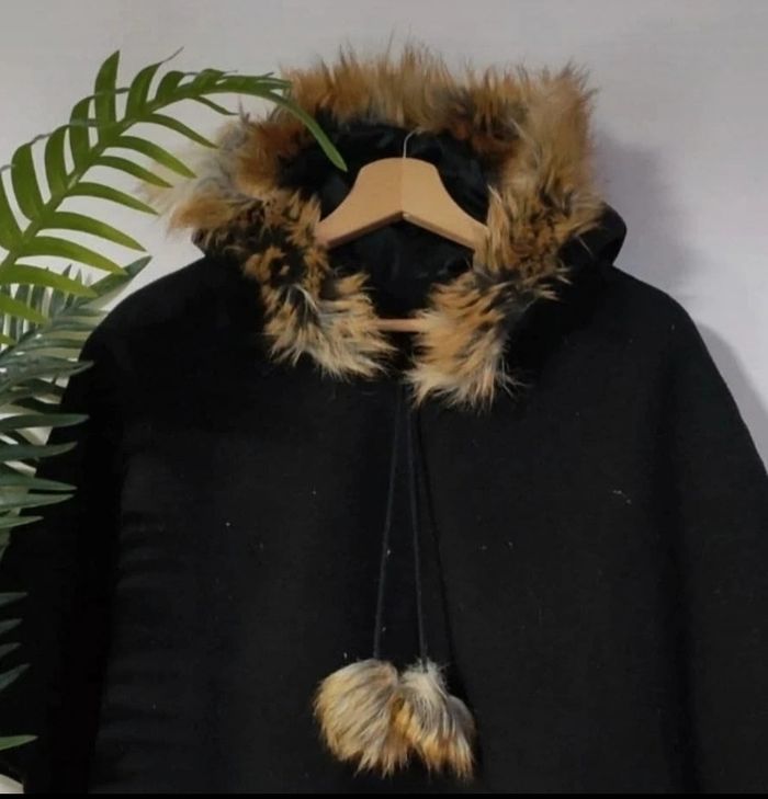 Magnifique ponchos à capuche Neuf taille unique