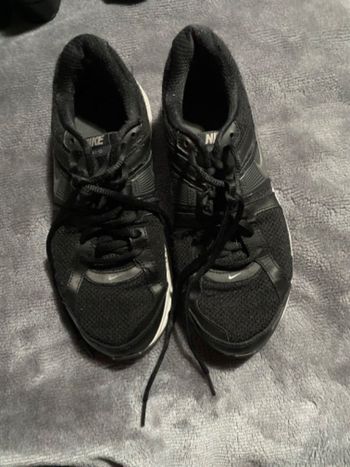 Basket noir Nike reslon taille 40